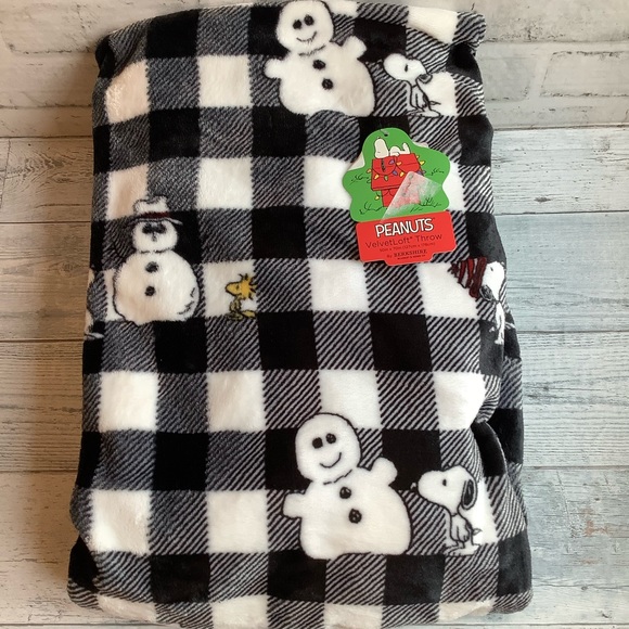 Peanuts Other - Peanuts Berkshire VelvetLoft Snoopy Throw